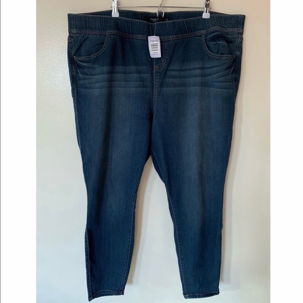 Torrid • 4T  (Tall) • Lean Jean Skinny Stretch Medium Wash